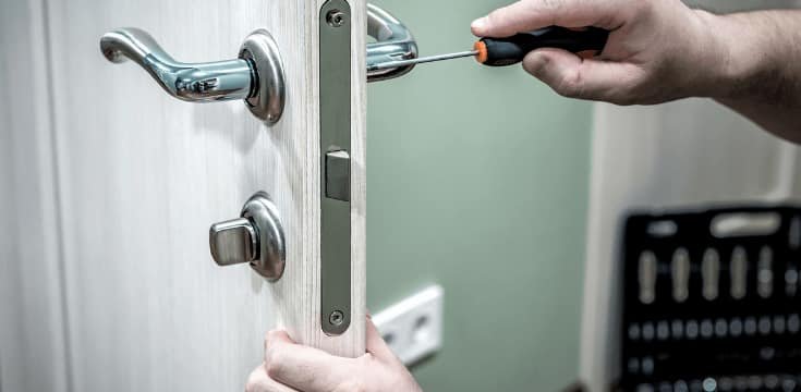 Serrure connectée à Lyon : avantages, limites et installation